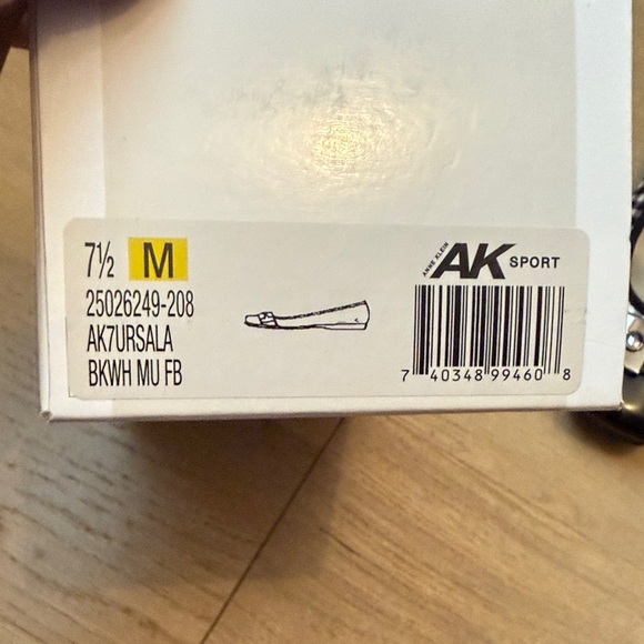 NWOT Anne Klein Gingham Women's Flats with Glossy Black Toe size 7.5 - Picture 3 of 12